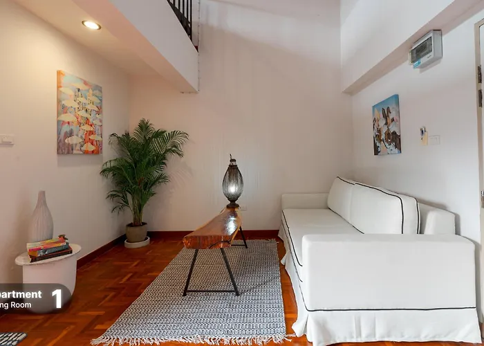 Gallery House Old Town Chiang Mai - Groups & Families