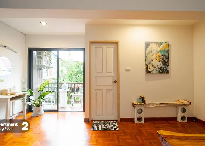 Gallery House Old Town Chiang Mai - Groups & Families