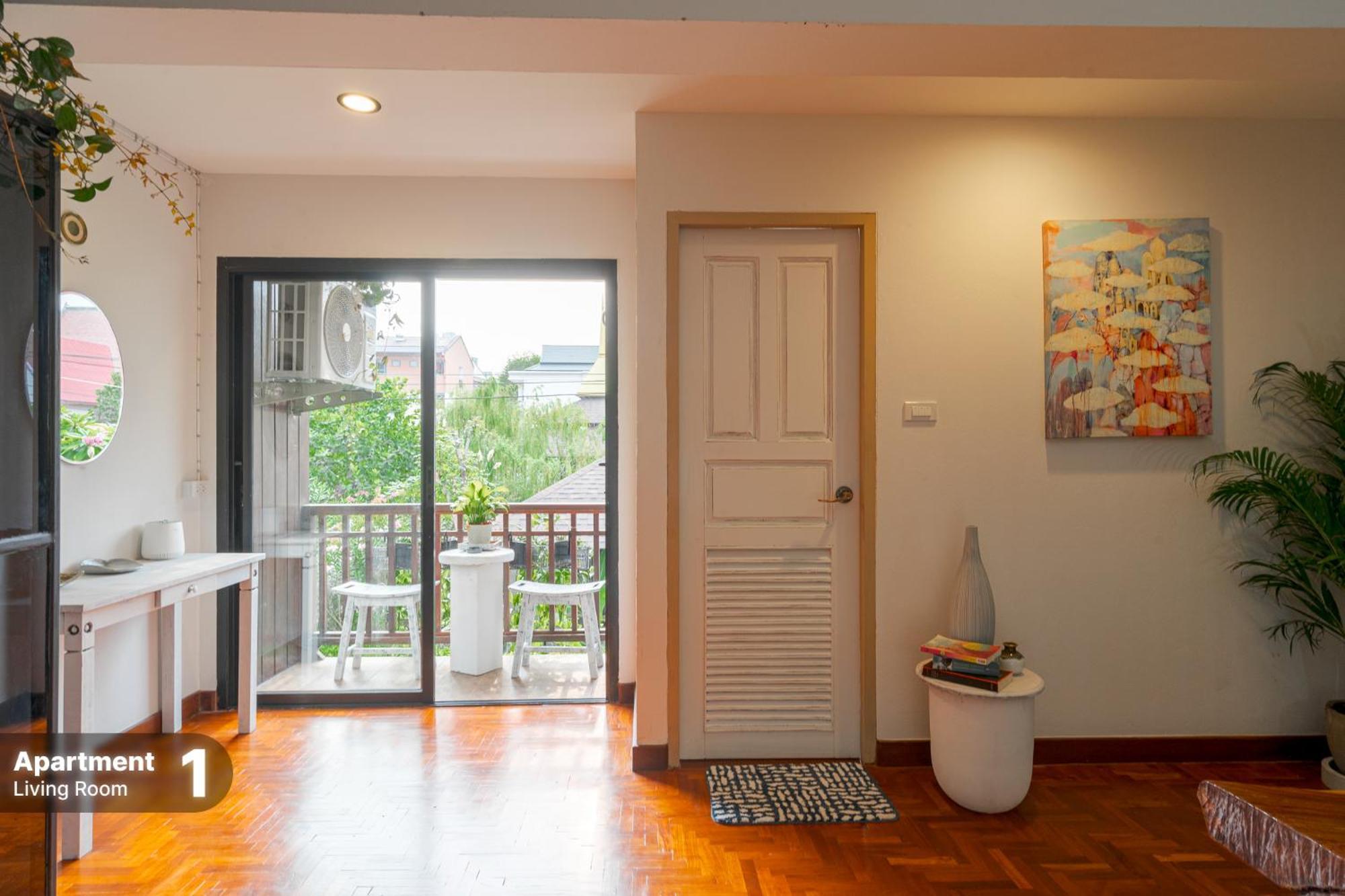 Gallery House Old Town - Groups & Families Holiday home